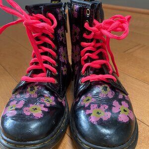 Dr. Martens Black PurpleFloral Boots Girls Combat Lace Up 1460 Size 11US / 10UK